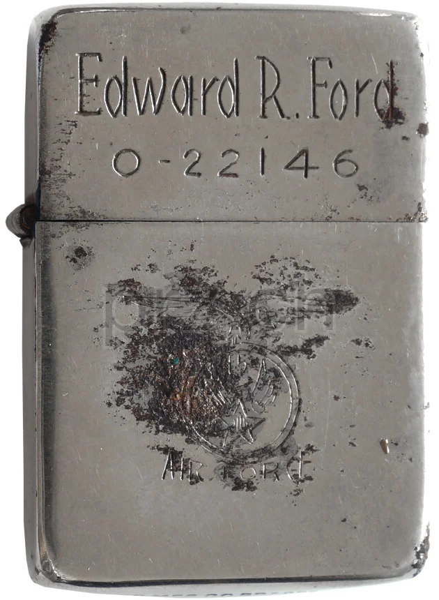 U.S. 15th Army Air Force – Edward R. Ford, Ansicht 1 U.S. 15th Army Air Force – Edward R. Ford, Modell three barrel hinge, round bottom, Jahr 1943 - 45, Ansicht 1