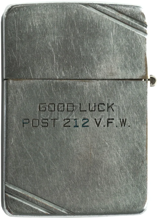 U.S. 112th Infantry Regiment – engraved by Zippo, Ansicht 2 U.S. 112th Infantry Regiment – engraved by Zippo, Modell three barrel hinge (fixed during war), flat bottom, Jahr 1937 - 41, Ansicht 2