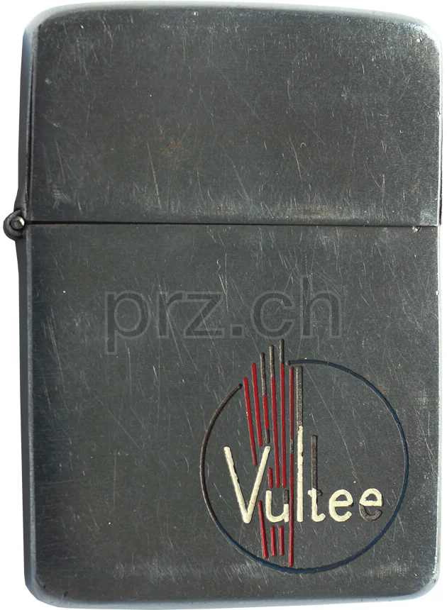 Vultee Aircraft – engraved by Zippo, Ansicht 1 Vultee Aircraft – engraved by Zippo, Modell four barrel hinge, flat bottom, Jahr 1937 - 41, Ansicht 1
