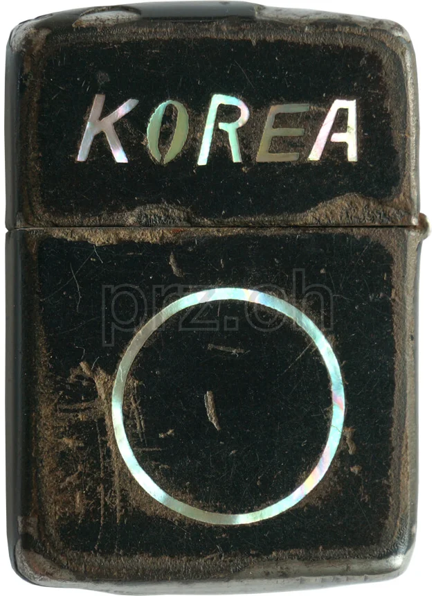Lacquer – «Nageon Chilgi», Ansicht 3 Lacquer – «Nageon Chilgi», Modell three barrel hinge, round bottom, Jahr 1943 - 45, Ansicht 3