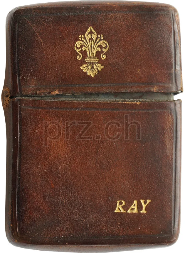 Leather – Fleur de Lis, Ansicht 1 Leather – Fleur de Lis, Modell four barrel hinge, flat bottom, Jahr 1942 - 43, Ansicht 1