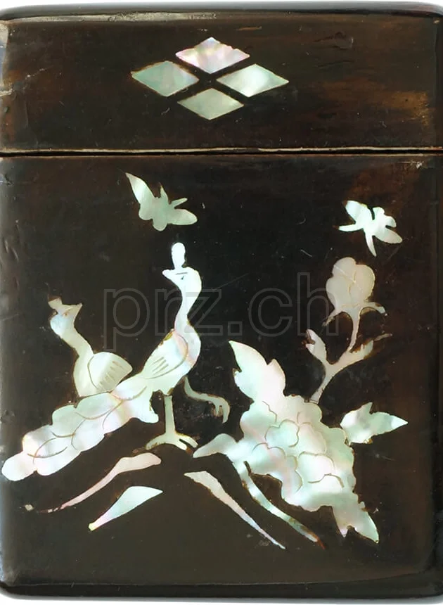 Case – Lacquer «Nageon Chilgi», Vorderseite Case – Lacquer «Nageon Chilgi», Modell Private, Jahr 1943 – 45, Vorderseite