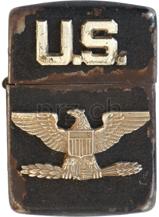 Colonel Rank Insignia, Modell three barrel hinge, round bottom, Jahr 1943 - 45, Ansicht 1