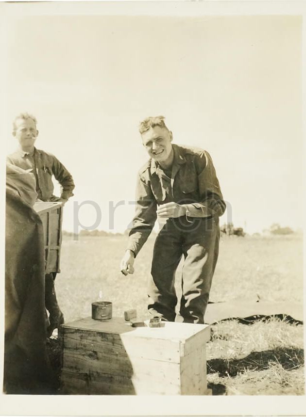 Vorderseite von U.S. 7th Armored Division – Herbert A. Wisbey, Jr., Modell three barrel hinge, round bottom, Jahr 1943 - 45, Bild 7