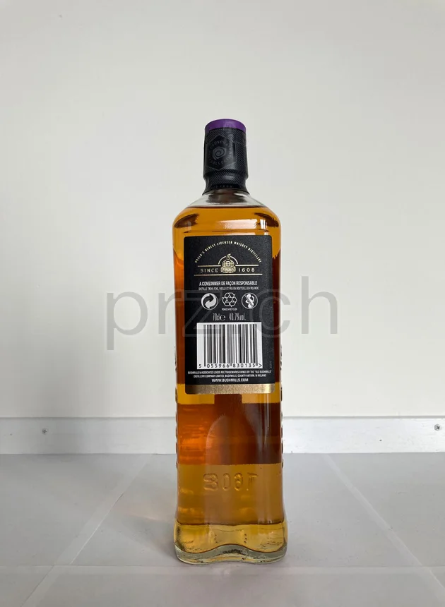 Bushmills, 28 Jahre, abgefüllt 2020, Ansicht 3