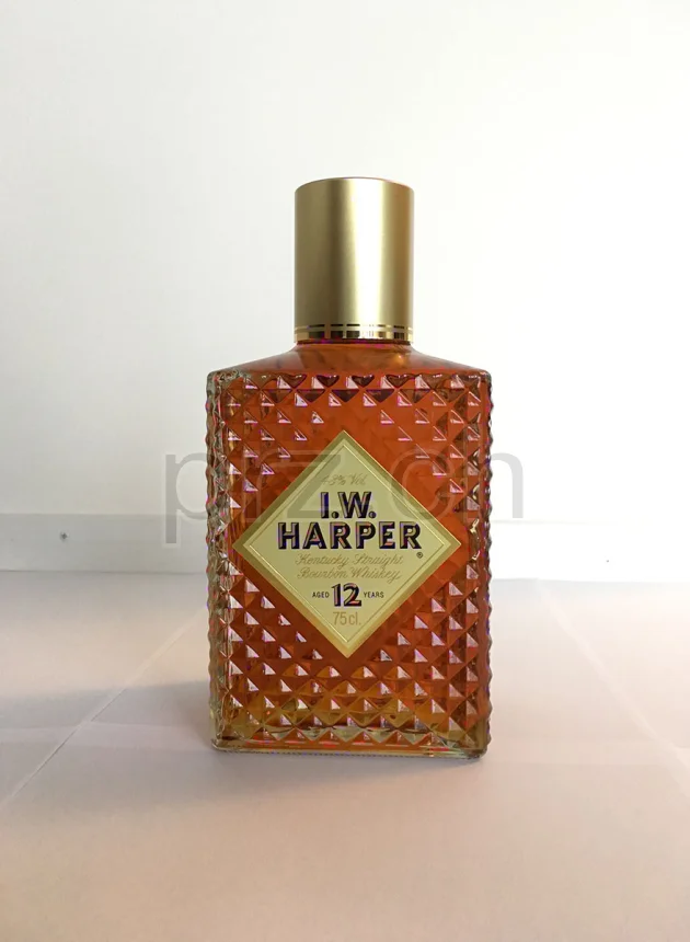 I.W. Harper Distilling Company, 12 Jahre, abgefüllt 2012, Ansicht 1
