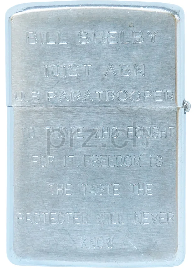 101st Airborne Division – Bill Shelby, Ansicht 2 101st Airborne Division – Bill Shelby, Modell chrome plated brushed, five barrel hinge, Jahr 1967, Ansicht 2