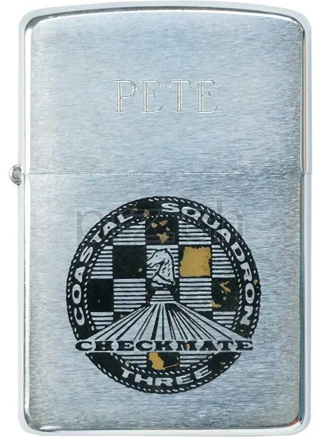 U.S. Navy Coastal Squadron Three – Checkmate, Ansicht 1 U.S. Navy Coastal Squadron Three – Checkmate, Modell chrome plated brushed, five barrel hinge, Jahr 1968, Ansicht 1