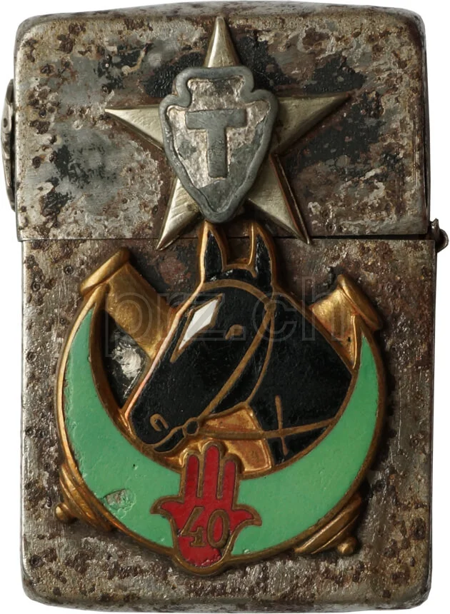 U.S. 36th Infantry Division – «Arrowhead», Modell four barrel hinge, flat bottom, Jahr 1942 - 43, Vorderseite