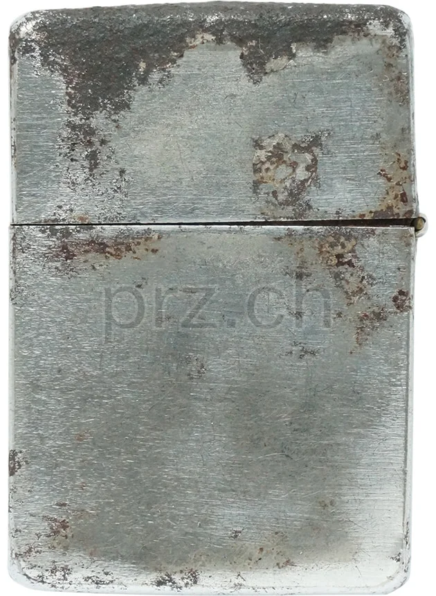 U.S. Army Field Artillery Branch – engraved by Zippo, Modell four barrel hinge, flat bottom, Jahr 1942 - 43, Ansicht 2