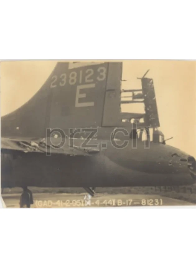 Case – B-17G Flying Fortress, Ansicht 9 Case – B-17G Flying Fortress, Modell Private, Jahr 1944, Ansicht 9