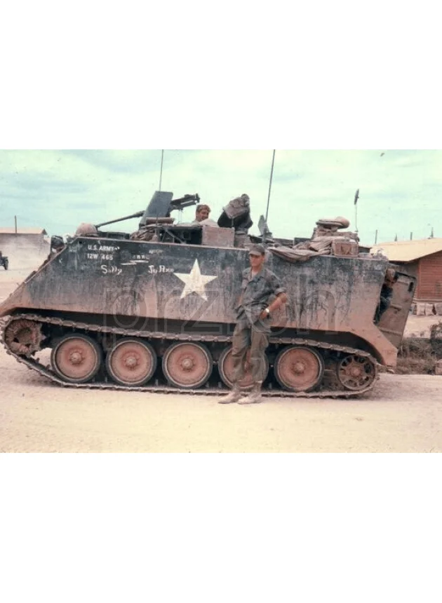 M113 – Hand Engraved (Germany), Ansicht 3 M113 – Hand Engraved (Germany), Modell chrome plated brushed, five barrel hinge, Jahr 1968, Ansicht 3