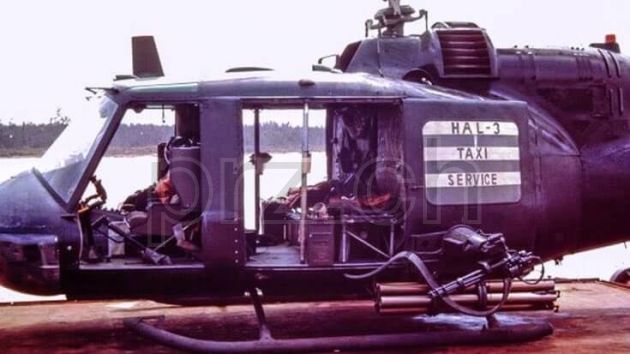 Vorderseite von Helatkltron-3 – «Seawolves», Modell chrome plated brushed, five barrel hinge, Jahr 1967, Bild 4