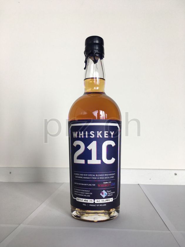 Flasche von 21C Irish Whiskey Limited Edition Bottling 2018, abgefüllt 2018, Bild 1