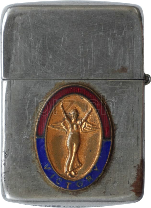Vorderseite von U.S. 1st Infantry Division – «The Big Red One», Modell three barrel hinge, round bottom, Jahr 1943 - 45, Bild 1