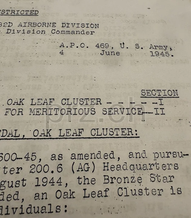 Vorderseite von D-Day Arm Flag – Sgt. Floyd D. Fletcher, 82nd Airborne Division, Modell Airborne «CL», Jahr 1943 - 44, Bild 19