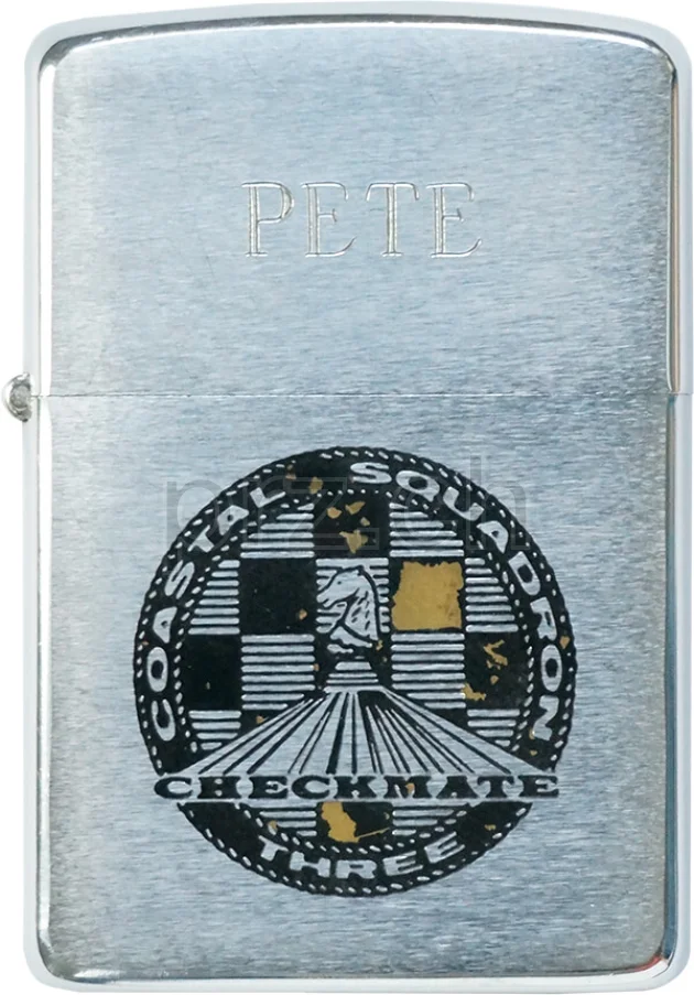 Vorderseite von U.S. Navy Coastal Squadron Three – Checkmate, Modell chrome plated brushed, five barrel hinge, Jahr 1968, Bild 1