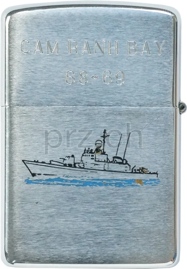 Vorderseite von U.S. Navy Coastal Squadron Three – Checkmate, Modell chrome plated brushed, five barrel hinge, Jahr 1968, Bild 2