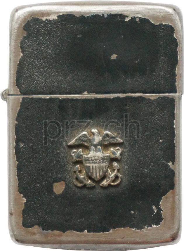 Vorderseite von U.S. Navy «U.S.S. Tomahawk» – engraved by Zippo, Modell three barrel hinge, round bottom, Jahr 1943 - 45, Bild 2